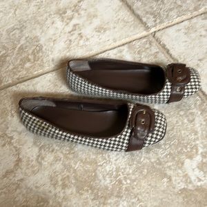 Vintage flat shoes
